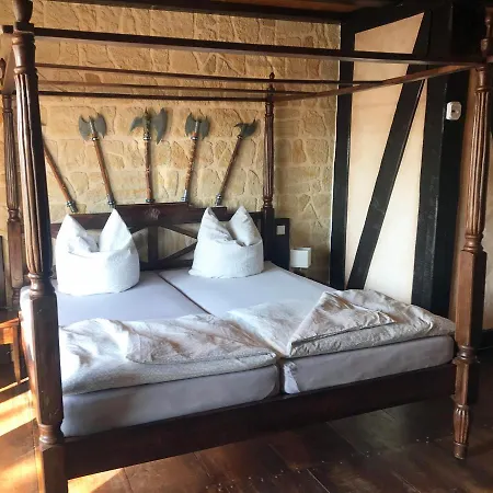 Wachstube Mit 3 Schlafraeumen Im Rittergut Leppersdorf Wachau