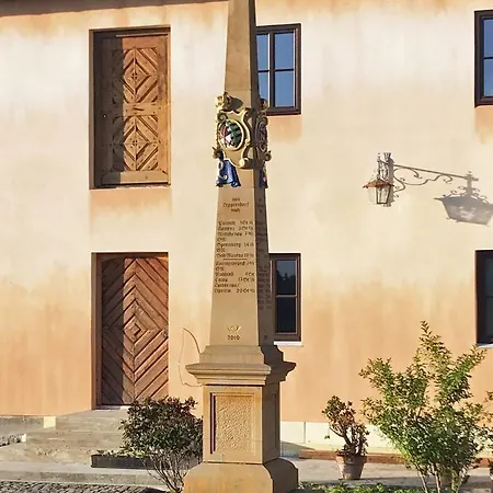 Wachstube Mit 3 Schlafraeumen Im Rittergut Leppersdorf