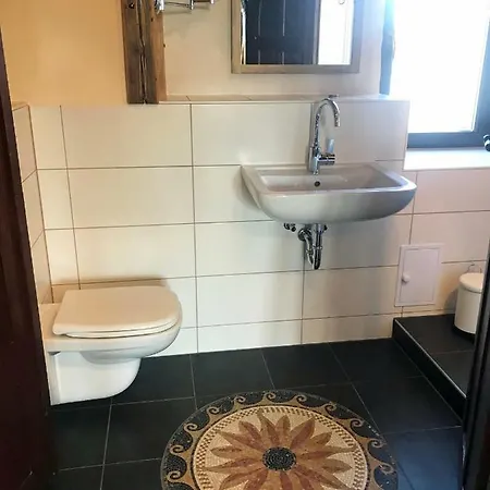 Wachstube Mit 3 Schlafraeumen Im Rittergut Leppersdorf Apartment *